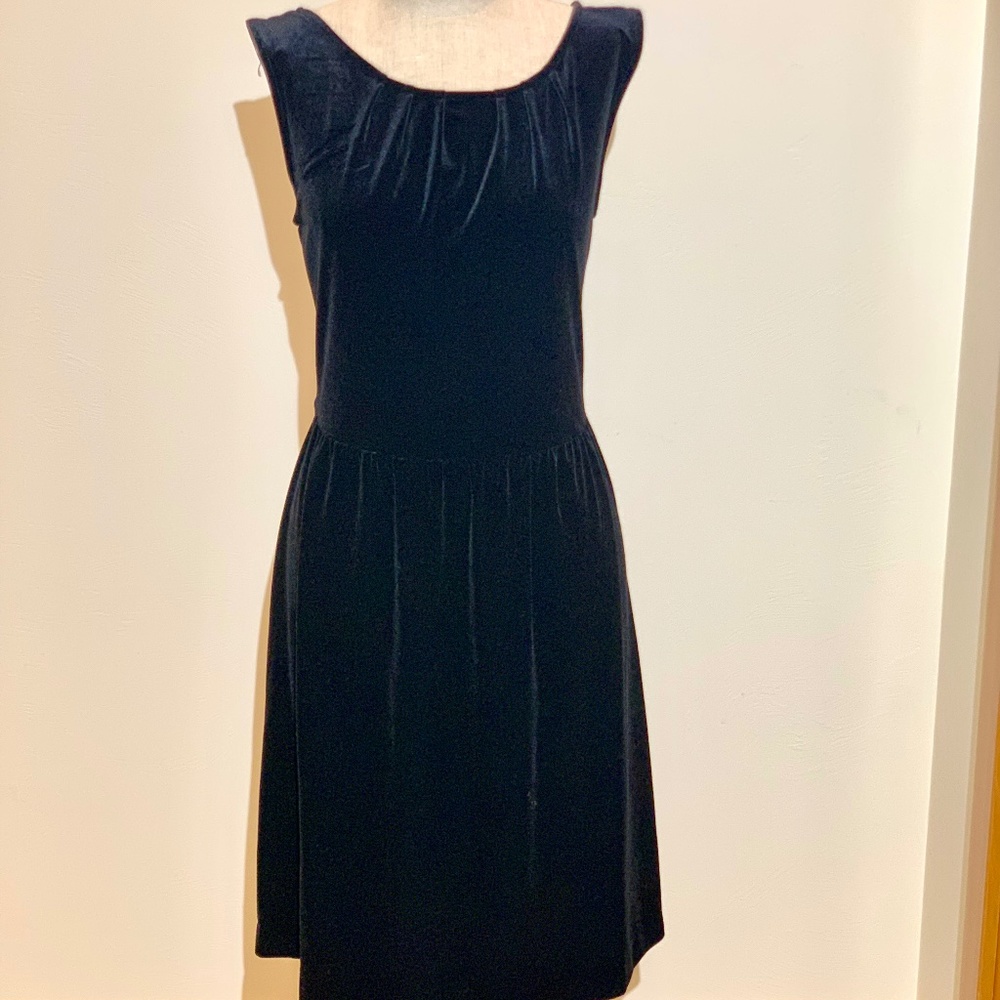 🔥NWT‼️Celebrate w/this Black Stretch Velveteen Sheath Dress w/removable belt✨✨✨